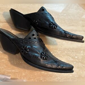 BCBG Black Leather Mules with Embedded Design Women’s size 8.5 US 38.5 EU